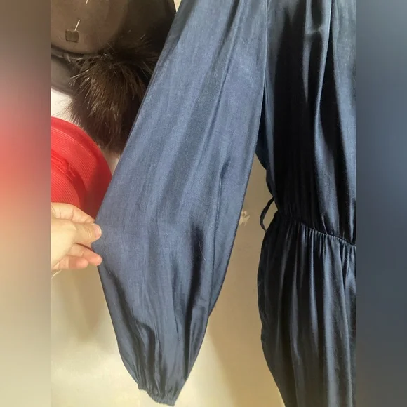 Blue jumper long sleeve, very silky feel. Size small, - Picture 3 of 9